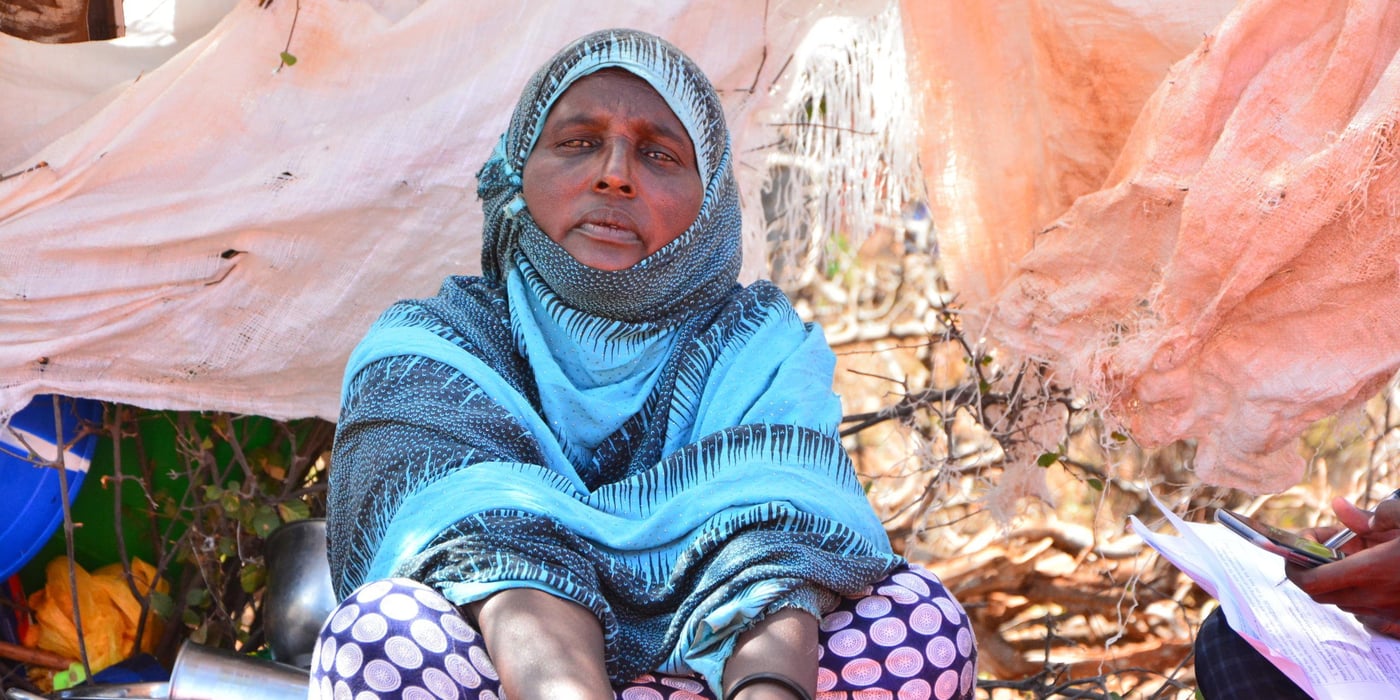 After a fierce war broke out in two neighbouring clans malitias in Sool region, the villages of Dhumay, Dharkeyn and Dabatag turned into battle fields. Claiming more than hundred lives and many more injured, this conflict displaced more than 4000 families.
“I remember it was October 22nd 2018 when the fighting started. I collected my children at home and in the night, we moved out of the village to the safest place away from the war zone. That is why we now live in this valley called Timooley Valley ,” said Fadumo describing their conflict caused displacement
Most of these affected populations were women and children who lost their husbands and fathers. Schools were shut and people left their homess fleeing the bullets.
“We gathered together with a number of other families to move out at night when bullets lessened. In the midnight, we walked out of Dhumey village to go somewhere safe. That is why we got here. Next day some we collected some woods to build small huts and some rural people helped us with plastic sheets for cover. I got injured in my right hand that night.” says Fadumo Describing the night of horror.
“Cash transfer was very helpful for us because our needs were different. Some of us needed emergency medications. I bought food, water, some clothings and shoes because some people fled bare footed. We are thankful for NRC for this,” concluded Fadumo.