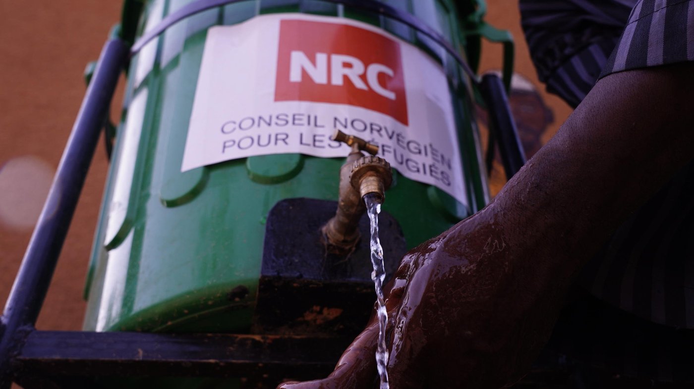 Hand washing kit on site Medina coura, Sévare
Photo credit: Vinabé MOUNKORO/NRC