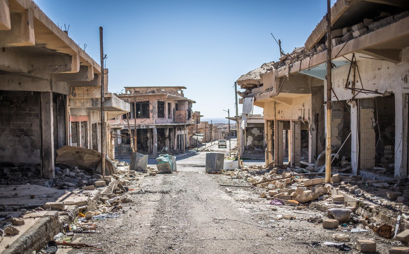 Sinjar, at the foothills of the mountain, still lies in utter ruins three years after the retaking of the city. Bomb remnants from airstrikes and booby traps laid by IS are still strewn in the rubble.
Education and health services collapsed and urgently need support to be rebuilt. The youth in the city face an uncertain future with no livelihood opportunities.
Photo: Tom Peyre-Costa/NRC