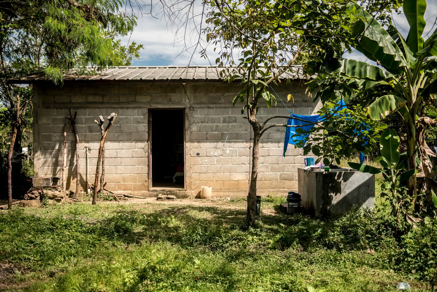 This is "Elena" and her children' s new home. Through our program, we identify people who need help because they had to flee from violence, like "Elena". We move families who need protectiom to safe naighbourhoods.