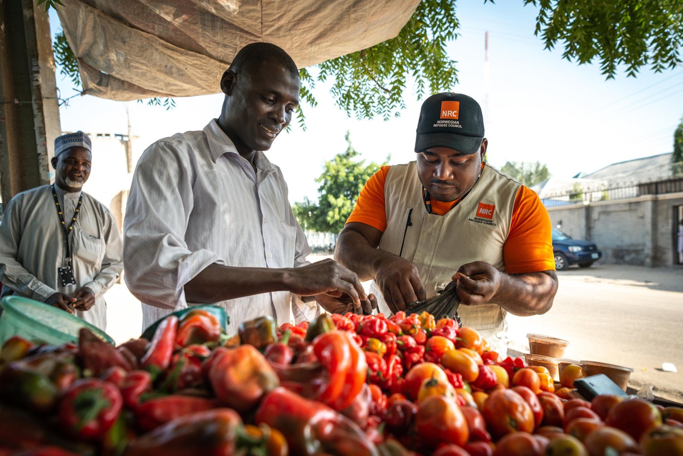 Fruit salesman, Babagana Malam Idrissa (35),  in Maiduguri, Nigeria. 2018
Photo: Beate Simarud/NRC